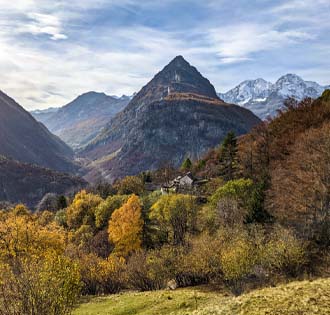 The pastures of Bugliaga by the Swiss border - itinerarium