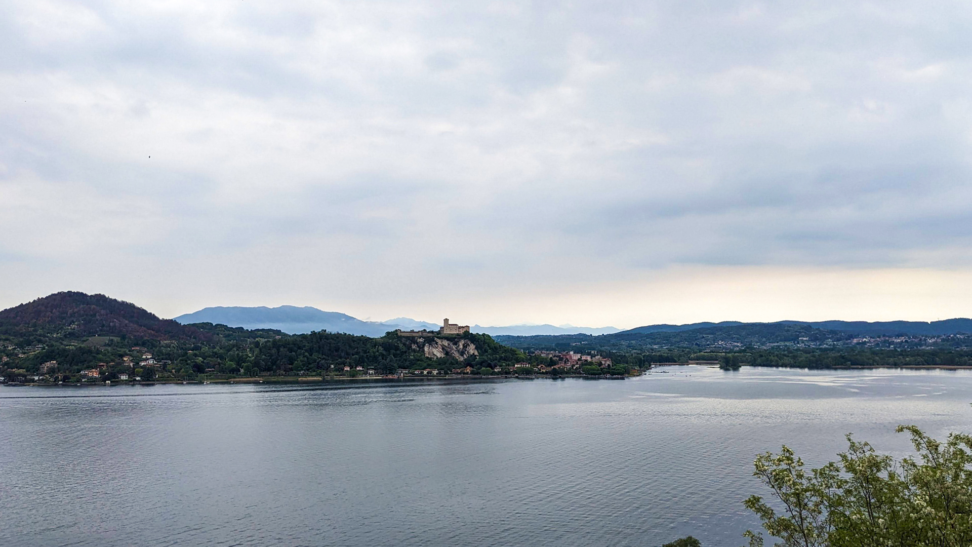 lago maggiore rocca di angera escursione, itinerarium